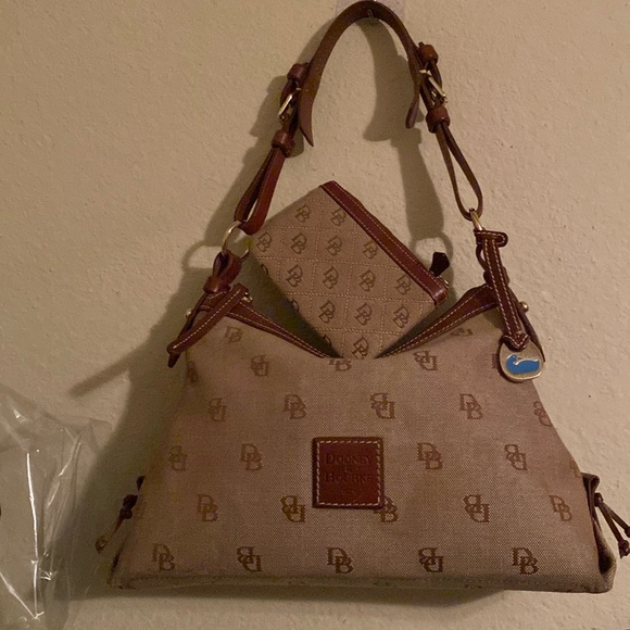 Dooney & Bourke  EAST-WEST slouch and  coin purse set ! - Picture 1 of 10